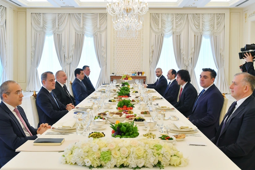 Prezident İlham Əliyevin İrakli Kobaxidze ilə geniş tərkibdə görüşü keçirilib - YENİLƏNİB