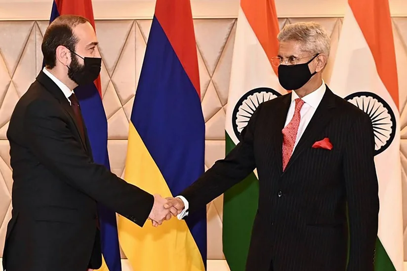 Главы МИД Армении и Индии обсудили развитие двусторонних связей