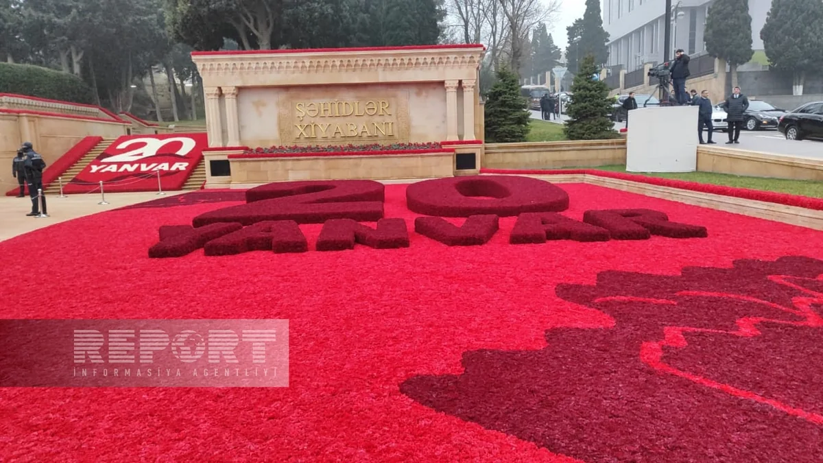 Началось массовое посещение Аллеи шехидов