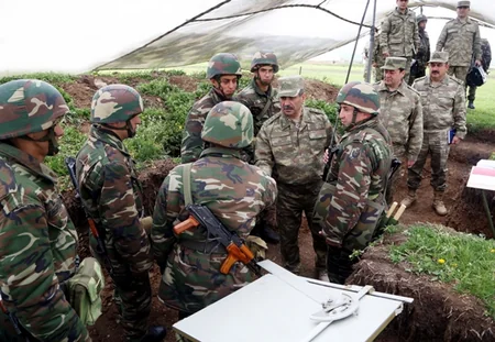 Zakir Hasanov delivers Azerbaijani President's tasks to frontline fighters