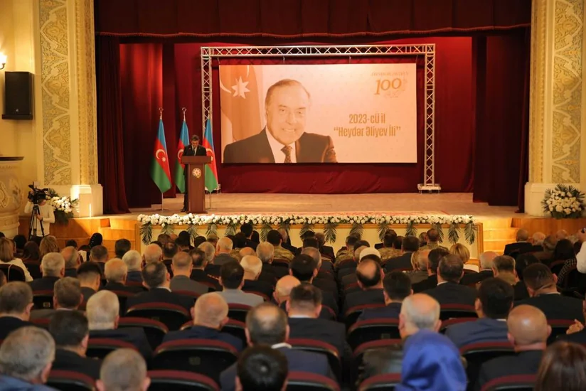 Xəzər rayonunda Heydər Əliyevin 100 illik yubileyinə həsr olunmuş tədbir keçirilib