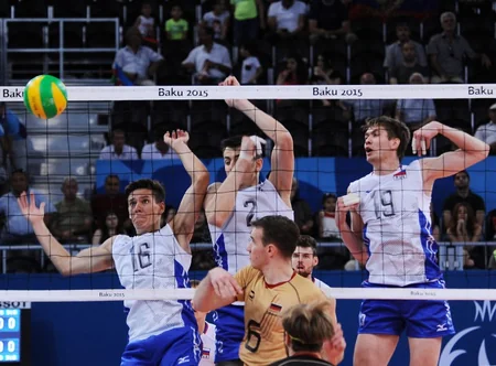 Kişilər arasında voleybol yarışlarının finalçıları məlum olub