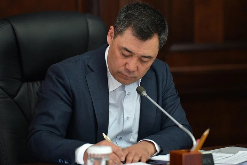 Qırğızıstanda dövlət qulluqçularının əməkhaqqının artırılması qadağan edilib