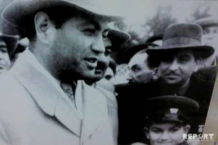 Azərbaycan milli valyutasının eskizlərini hazırlayan rəssamın 70 illik yubileyi keçirilib - FOTO