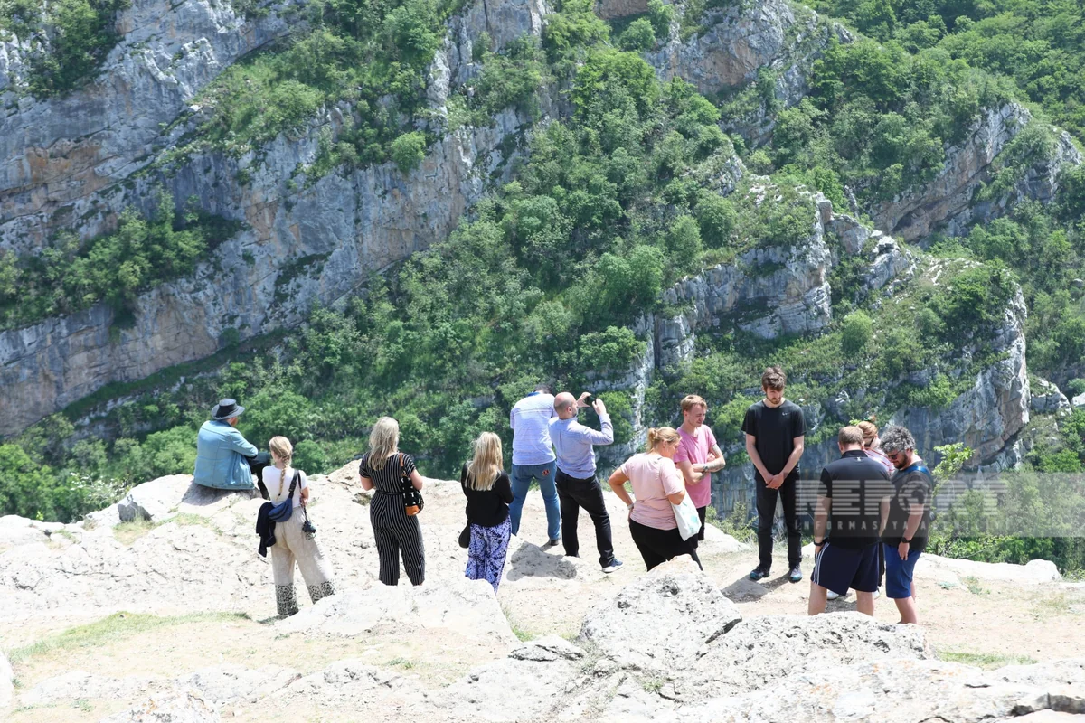 Norveçli səyahətçilər Cıdır düzündə olublar
