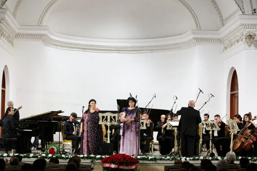 Fidan və Xuraman Qasımova bacılarının konserti anşlaqla keçib