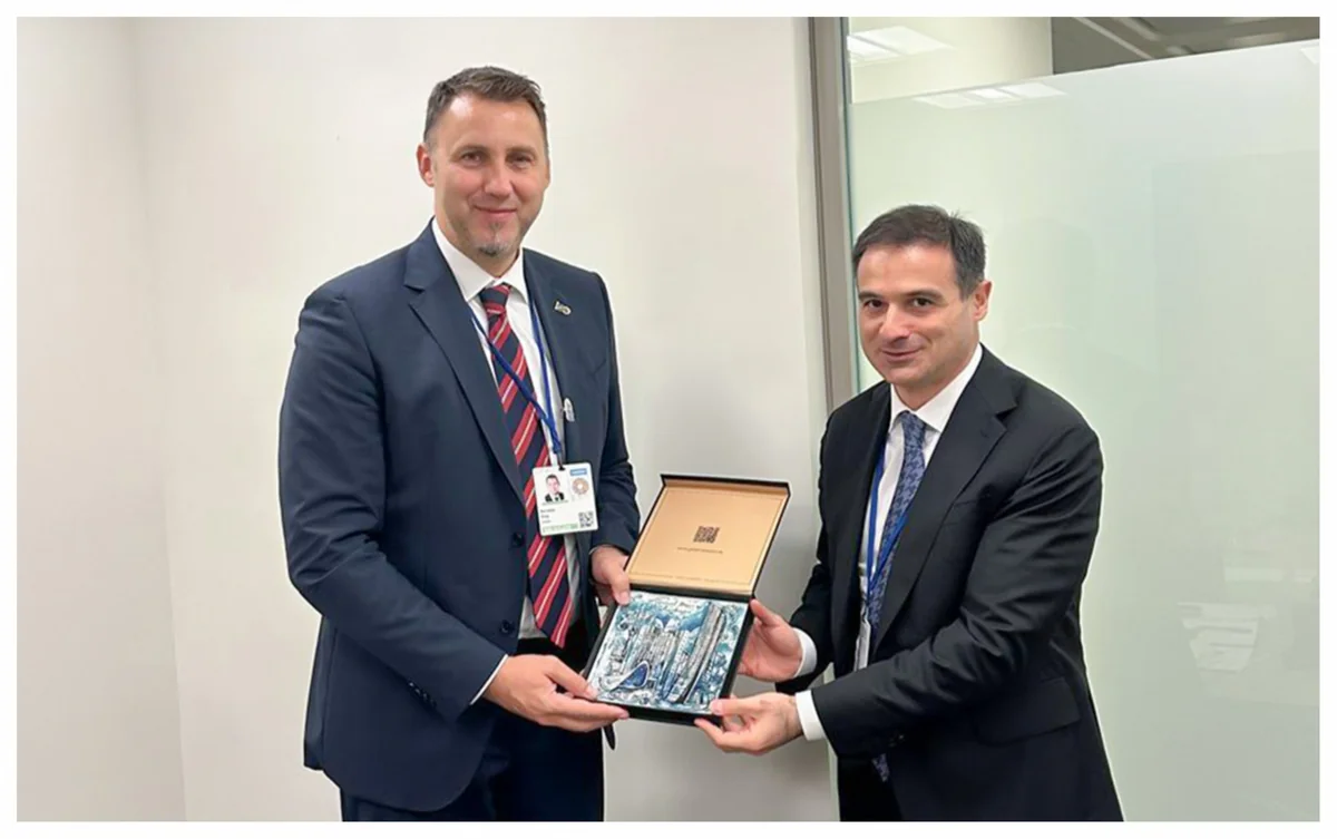 Azerbaijan and Hungary mull financial cooperation