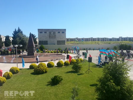 MDB ölkələrinin səfirləri Bakıda hərbi şərəf Memorialına gül çələngi qoyub