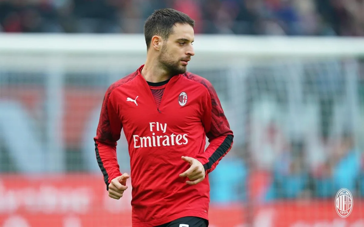 Fiorentina Milandan ayrılan futbolçunu transfer etdi