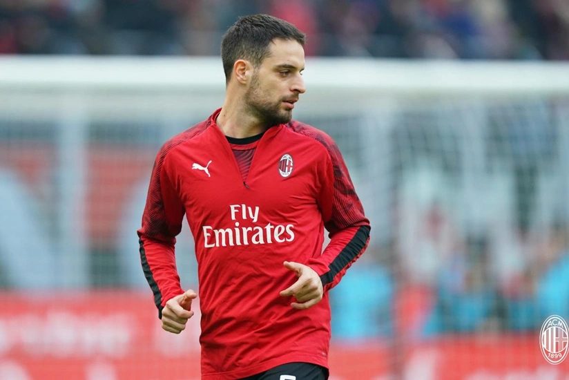 Fiorentina Milandan ayrılan futbolçunu transfer etdi