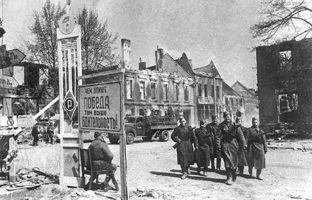 ​Информсовет СНГ представляет фотовыставку 70 лет Победы - ФОТО