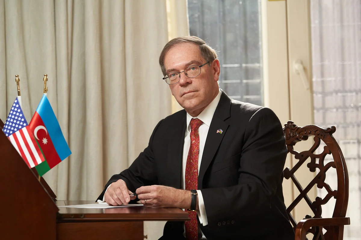 Посол: США поддерживают вынужденных переселенцев в Азербайджане