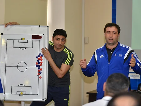 Rəşad Sadıqov məşqçi kurslarında təhsilə başlayıb