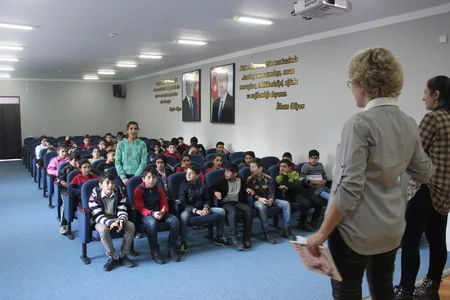 İnternat və uşaq evlərində “Ədəbiyyat saatı” layihəsinin icrasına başlanılıb