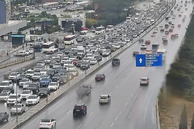 Bakının bir sıra yollarında tıxac müşahidə edilir