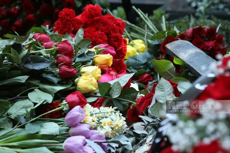 Rüstəm İbrahimbəyovun qəbirüstü abidəsinin açılışı olub