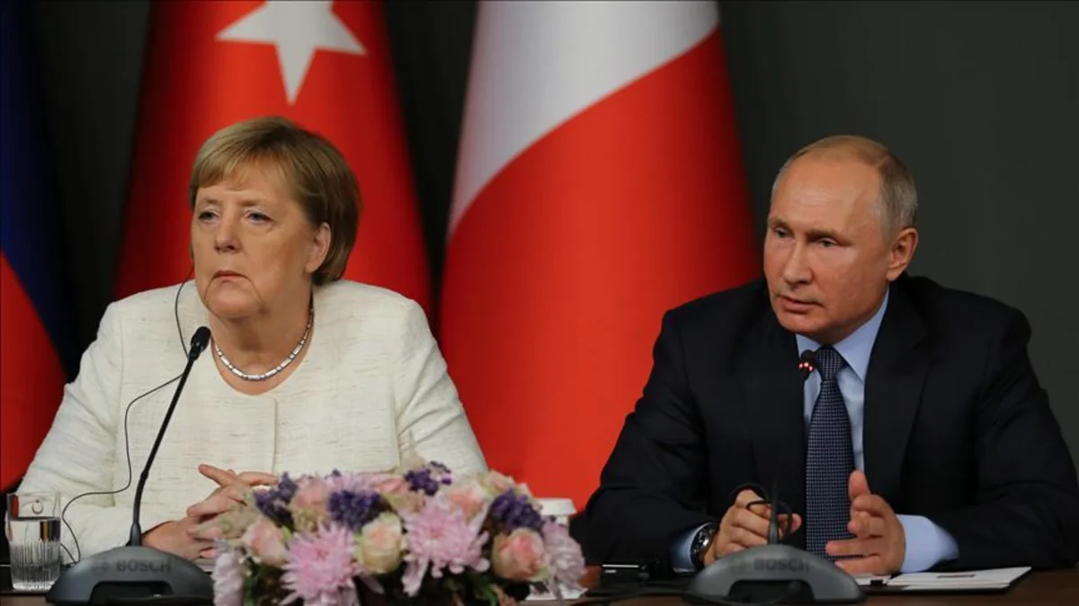 Putinlə Merkel arasında telefon danışığı olub