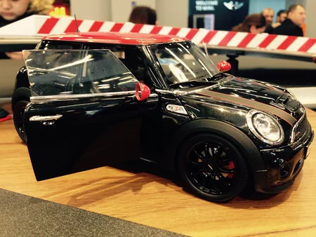 Azərbaycanda Mini avtomobil brendinin ilk salonu açılıb
