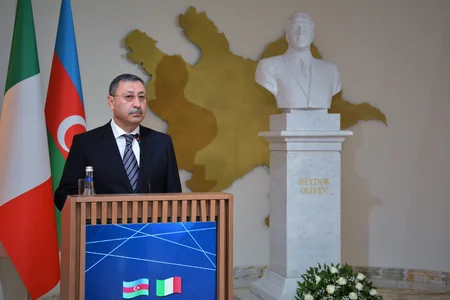 XİN-də Azərbaycan-İtaliya əlaqələrinin 30 illiyi ilə bağlı tədbir keçirilib