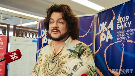 Филипп Киркоров прилетел в Баку с детьми - ФОТО - ВИДЕО