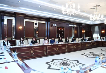 MM-də “Hüquqlarım məni qoruyur: parlament müzakirəsi uşaqların gözü ilə” adlı dinləmə keçirilib