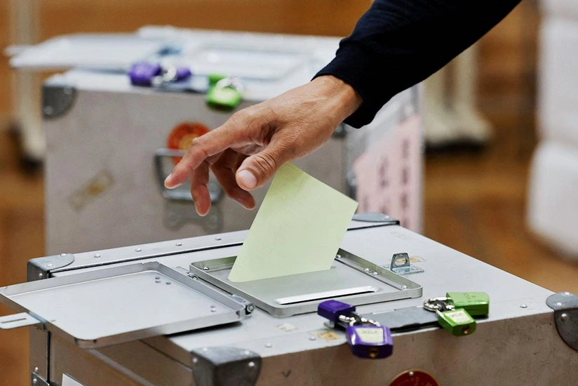 Yaponiyanın hakim partiyası 12 ildə ilk dəfə parlamentdəki çoxluğunu itirib