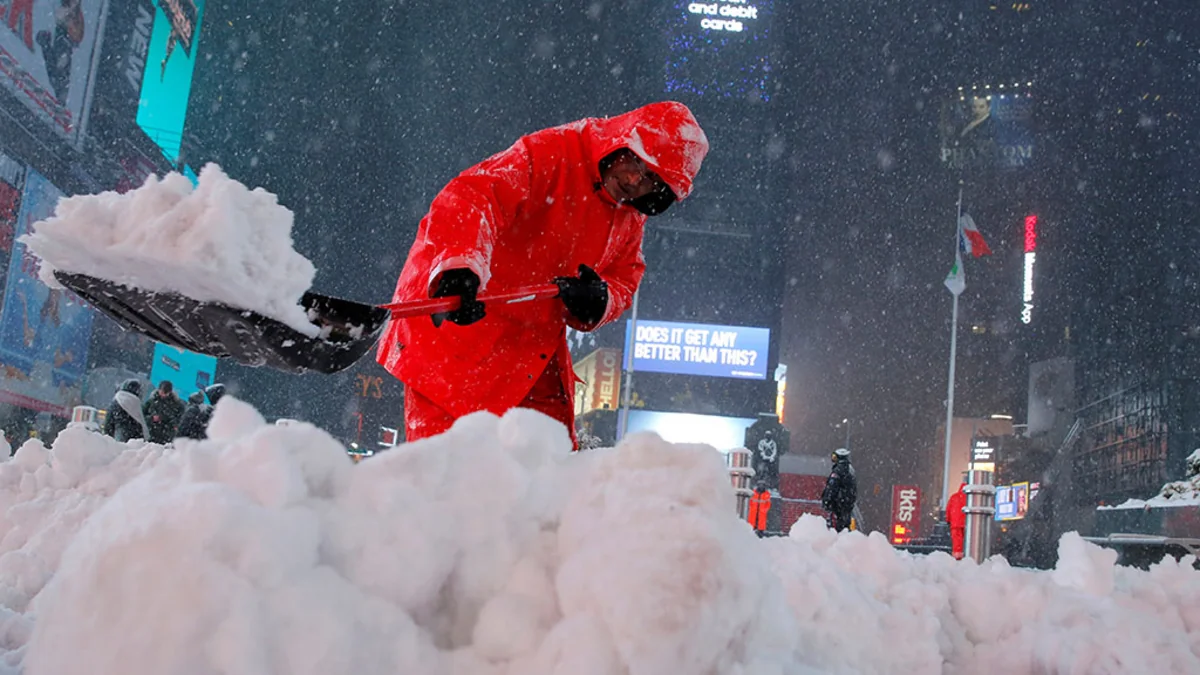 ABŞ-a yağan güclü qar 3 nəfərin ölümünə səbəb olub