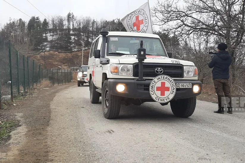ICRC vehicles move freely on Khankandi-Lachin road