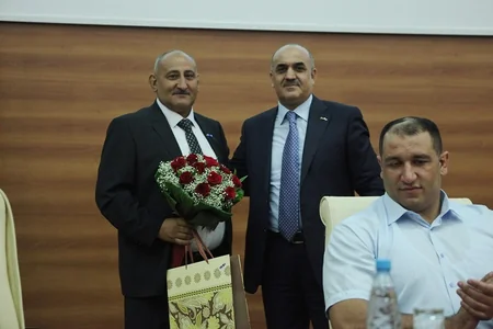 Səlim Müslümov Bakı-2015də medal qazanan paralimpiyaçılarla görüşüb