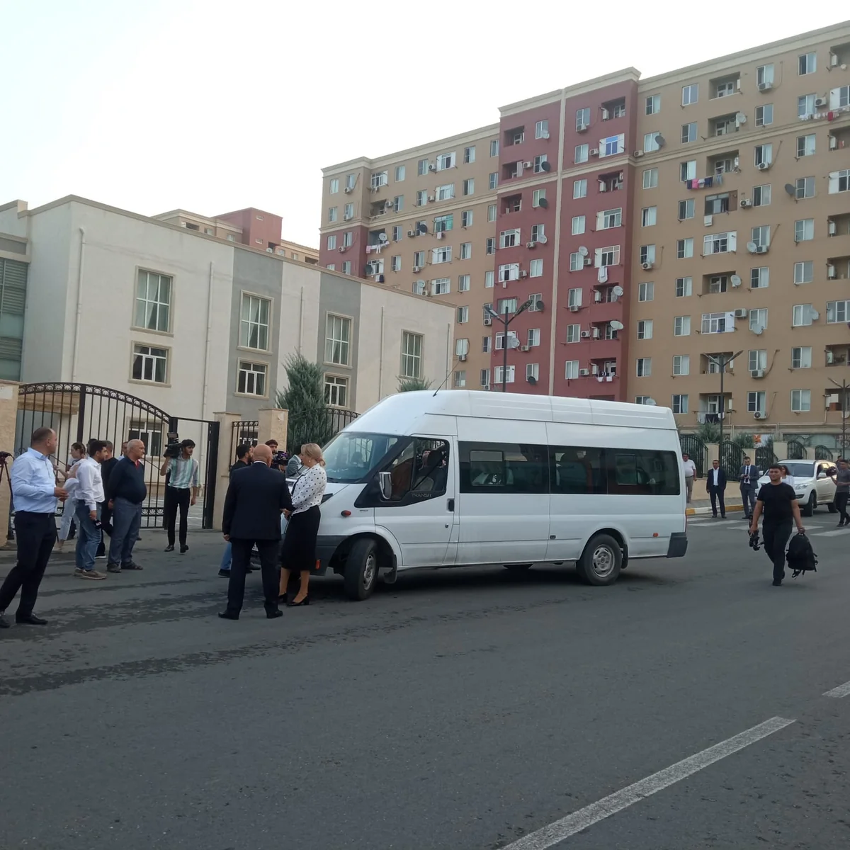 Еще 52 жителя Лачына вернулись в родные края