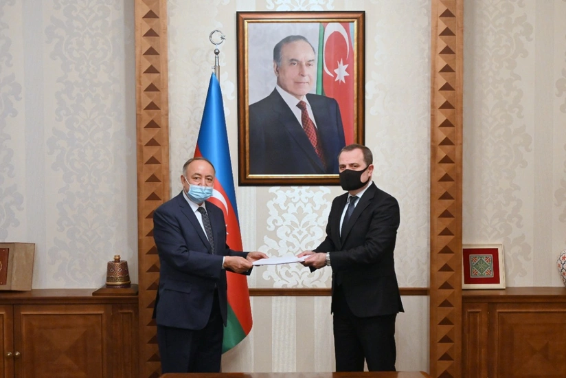 Ceyhun Bayramov Əfqanıstanın yeni səfirinin etimadnaməsinin surətini qəbul edib