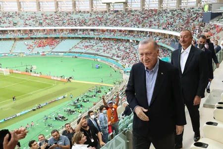 İlham Əliyev və Rəcəb Tayyib Ərdoğan Türkiyə millisinin oyununu izləyib - YENİLƏNİB