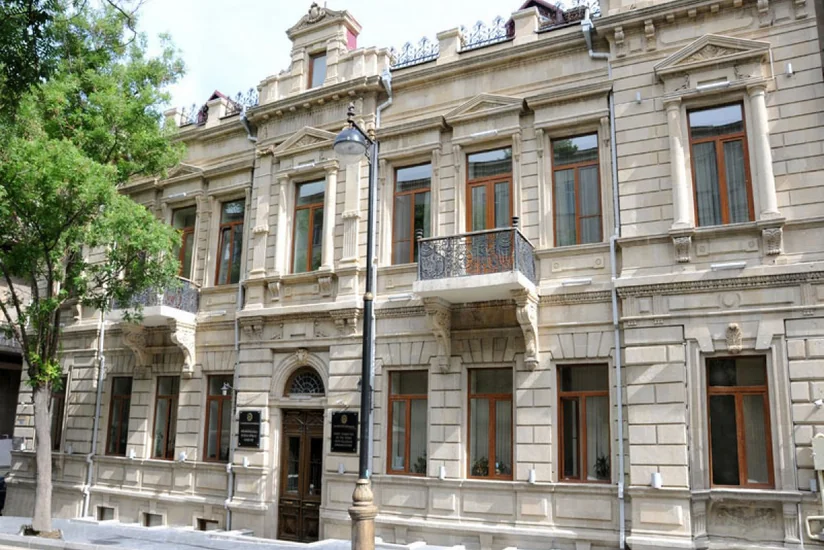 Mübariz Qurbanlı icma üzvləri ilə “Məşədi Dadaş” məscidinə yeni imam təyinatını müzakirə edib