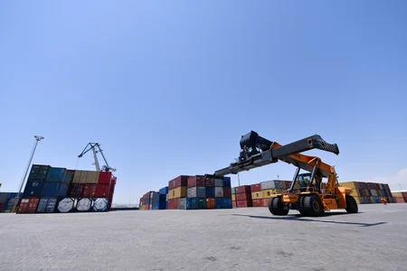 Çinin əsas sənaye mərkəzindən Avropaya Orta Dəhlizlə ilk blok qatar Bakı Limanından yola salınıb