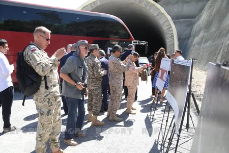 Foreign diplomats view works done on Ahmadbayli-Fuzuli-Shusha highway 