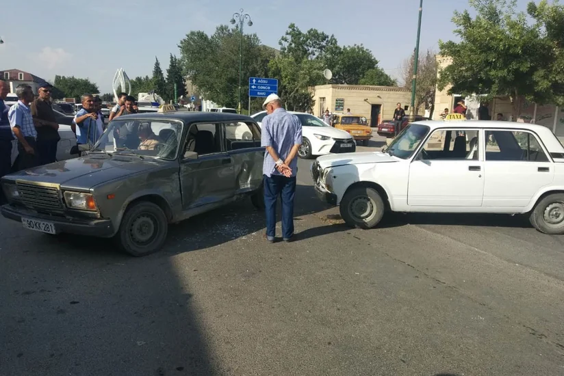 Kürdəmirdə yol qəzası baş verib - FOTO