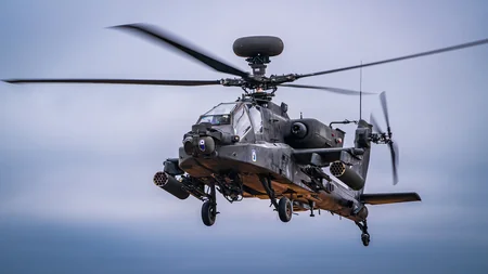 NYT: Hörmüz boğazı ərazisində ABŞ-nin Apache zərbə helikopteri qəzaya uğrayıb