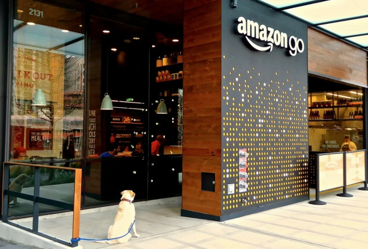 В США 24 сотрудника склада Amazon госпитализировали из-за ошибки робота