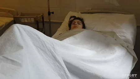 Sumqayıtda aşan ağacın altında qalan məktəbli qız ağır xəsrət alıb