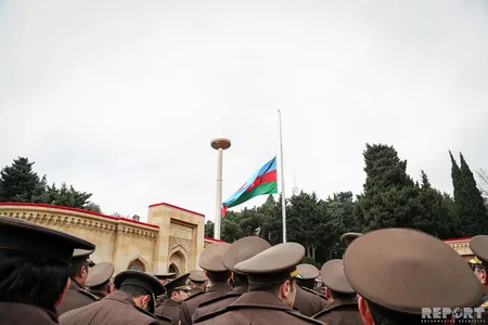 Азербайджанский народ чтит память жертв 20 Января - ФОТОРЕПОРТАЖ