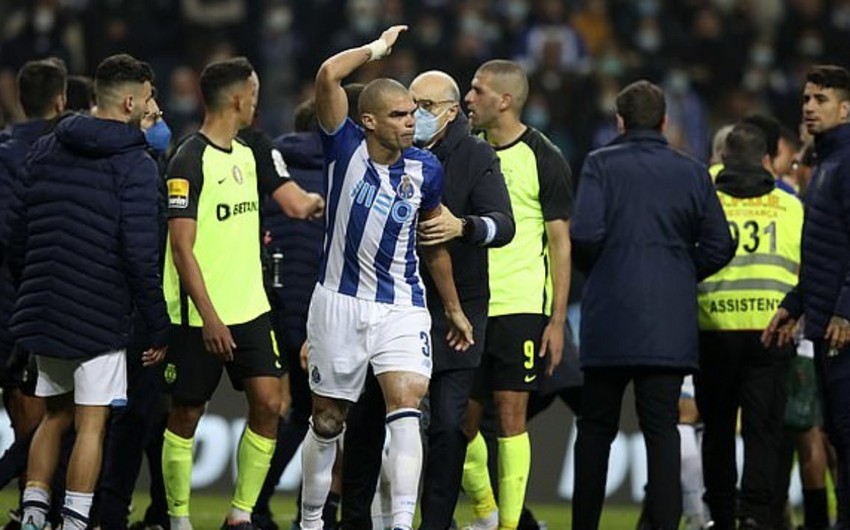 Portu - Sportinq oyununda futbolçular arasında kütləvi dava olub