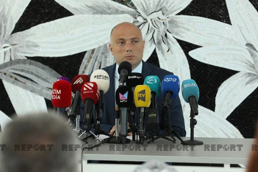 Mədəniyyət naziri jurnalistlərlə görüşüb