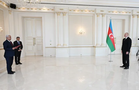 Президент Азербайджана принял верительные грамоты новоназначенного посла Йемена