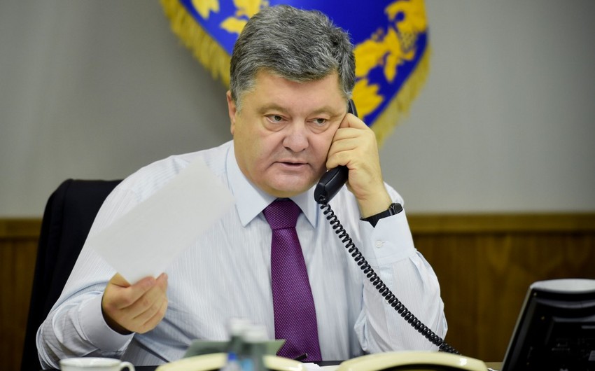 Petro Poroşenko İlham Əliyevə telefonla zəng edib
