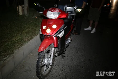 Bakıda motosiklet taksi ilə toqquşub, xəsarət alan var - VİDEO