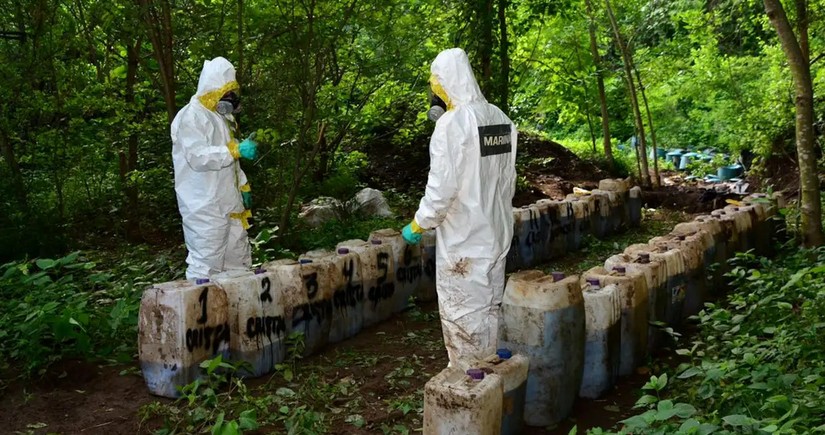Meksikada gizli laboratoriyalarda 42 ton metamfetamin ələ keçirilib