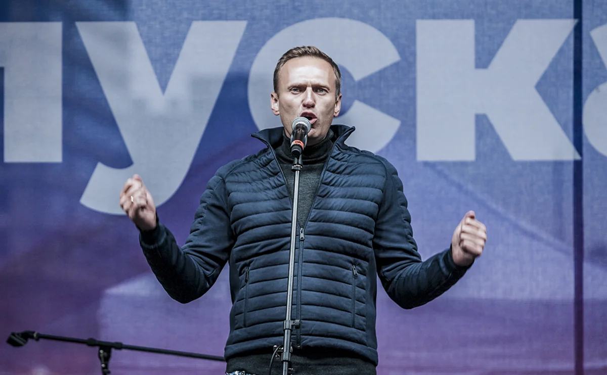 German group sends plane for Navalny