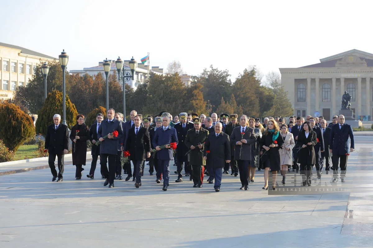 Naxçıvanda Ümummilli Lider Heydər Əliyevin xatirəsi yad olunub