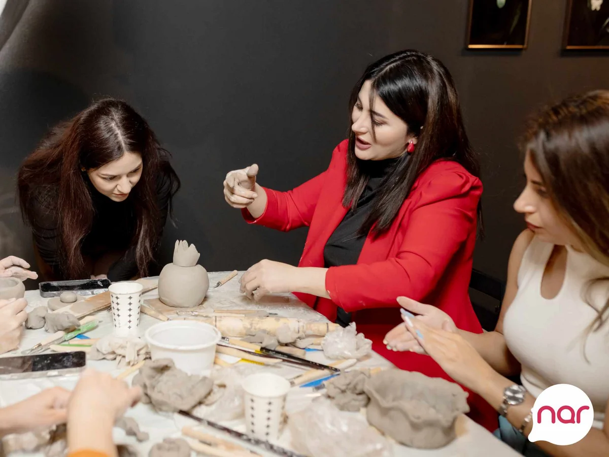 “Nar” 8 Martı xanım jurnalistlərlə birgə qeyd edib