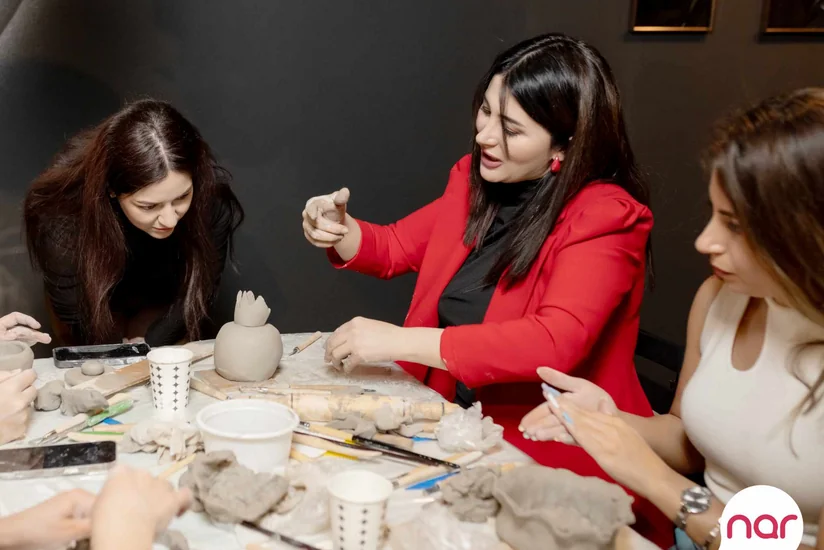 “Nar” 8 Martı xanım jurnalistlərlə birgə qeyd edib